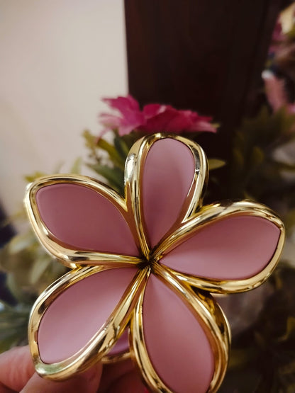 Flower claw clip Golden outline