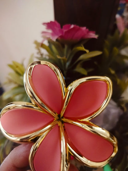 Flower claw clip Golden outline