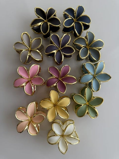 Flower claw clip Golden outline