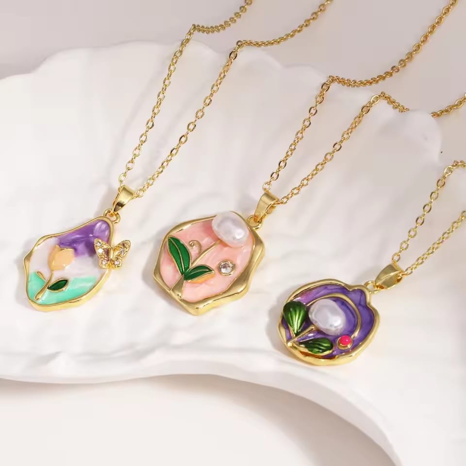 Pinterest Vintage style pendant necklace