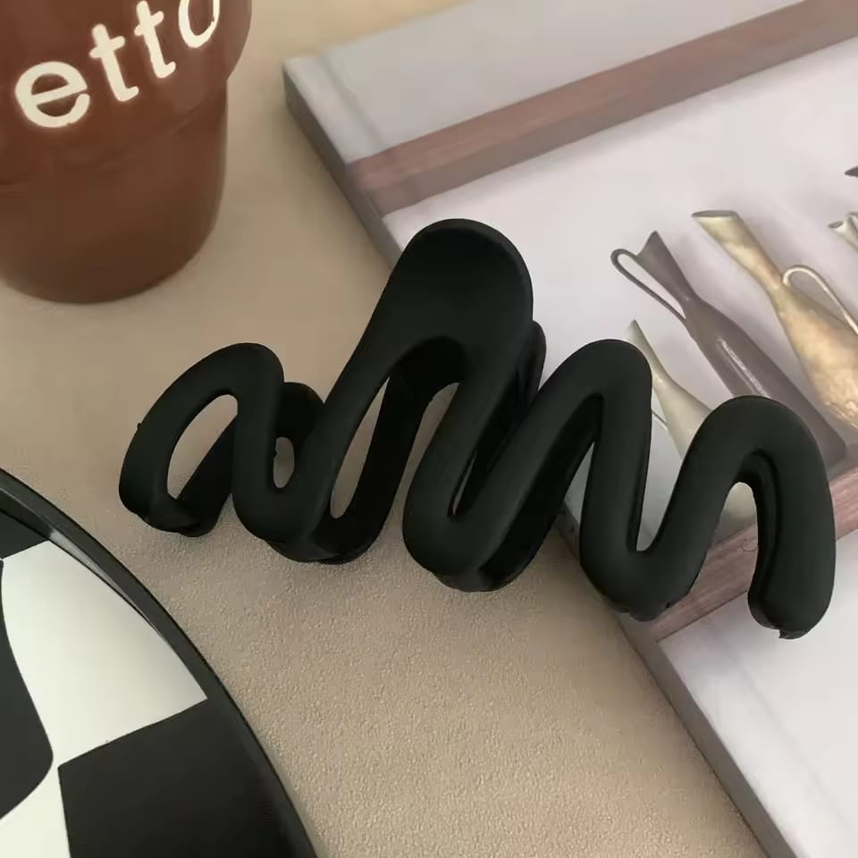 Wavy matt Hair clip
