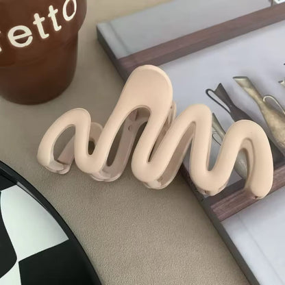 Wavy matt Hair clip