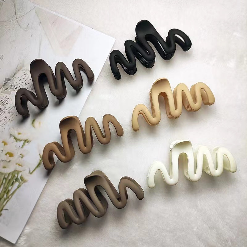 Wavy matt Hair clip