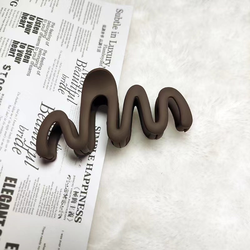 Wavy matt Hair clip