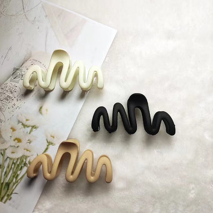 Wavy matt Hair clip