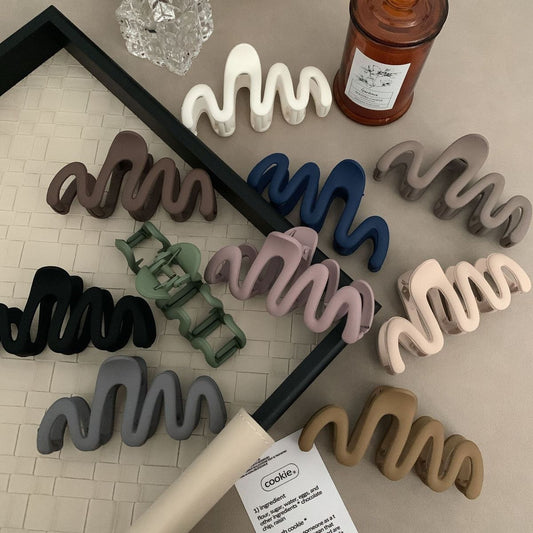 Wavy matt Hair clip